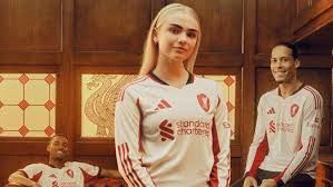 ليفربول وأديداس يعلنان عن القمصان الجديدة للموسم الكروي 2025/2026
