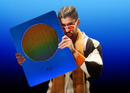 فنان البوب العالمي Bad Bunny قد يصنع التاريخ في جوائز غرامي 2026