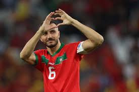 رومان سايس قائد المنتخب المغربي يعلن اعتزاله اللعب الدولي بعد مسيرة حافلة