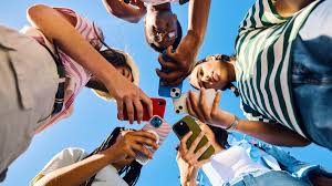 دراسة حديثة تحذر من تزايد ظاهرة الوحدة بين الشباب حول العالم