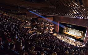 حفلة غنائية في دبي أوبرا تجمع نجوم الغناء العربي بعد توقف العروض الموسيقية