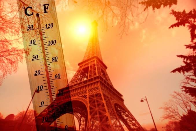 فرنسا ترفع التأهب إلى المستوى الأحمر مع موجة حر جديدة واتساع رقعة الحرائق