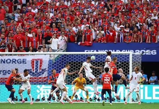 إنجلترا تعبر النرويج إلى نصف نهائي كأس العالم بعد ملحمة في الوقت الإضافي