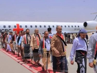 رابطة أمهات المختطفين في اليمن تدين تأجيل تبادل الأسرى وتحمل الحوثيين المسؤولية