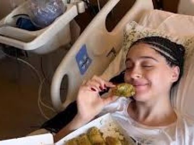 جيمري بايسال تطمئن جمهورها بعد العملية الجراحية بصورة مع البقلاوة