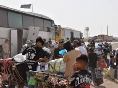 لاجئون أفغان يتهمون الشرطة الإيرانية بابتزازهم ومصادرة أموالهم قبل الترحيل
