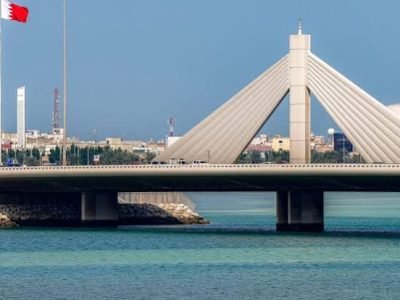 البحرين تطلق صفارات الإنذار مجدداً.. والدفاع تعلن إحباط هجمات إيرانية