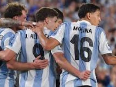 خطأ محرج قبل مباراة الأرجنتين وهندوراس.. تشغيل أغنية شعبية بدلاً من النشيد الوطني