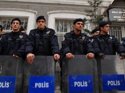 تركيا توقف 39 مشتبهاً بالانتماء إلى داعش وتصادر أسلحة وأموالاً في إسطنبول