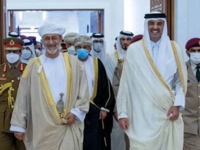 السعودية وسلطنة عُمان تؤكدان أهمية حماية الملاحة البحرية ودعم الحلول الدبلوماسية